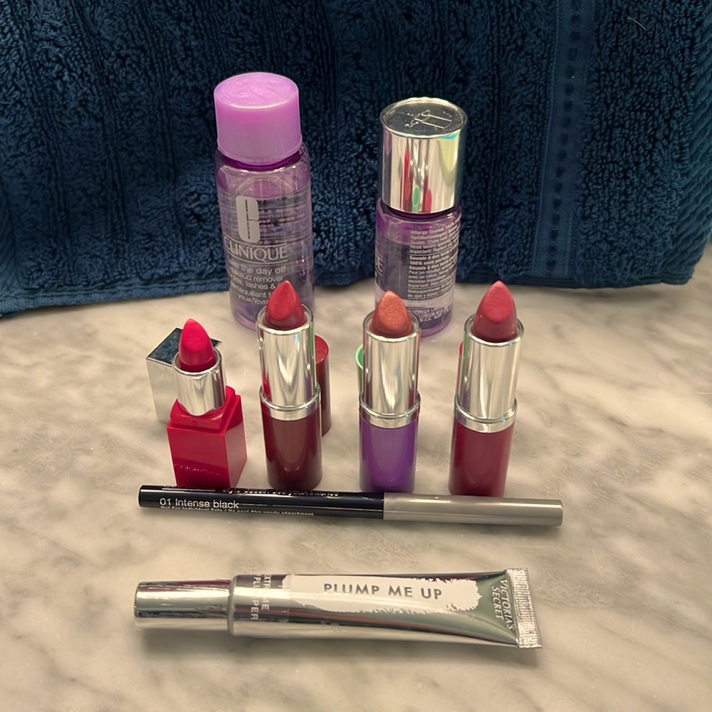 10 Piece Clinique lip and eye bundle!